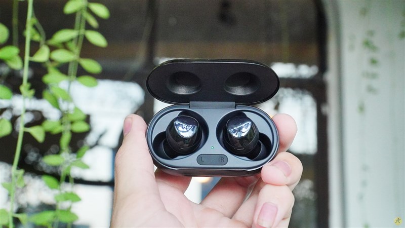 Galaxybuds 5 2048x1152 800 resize
